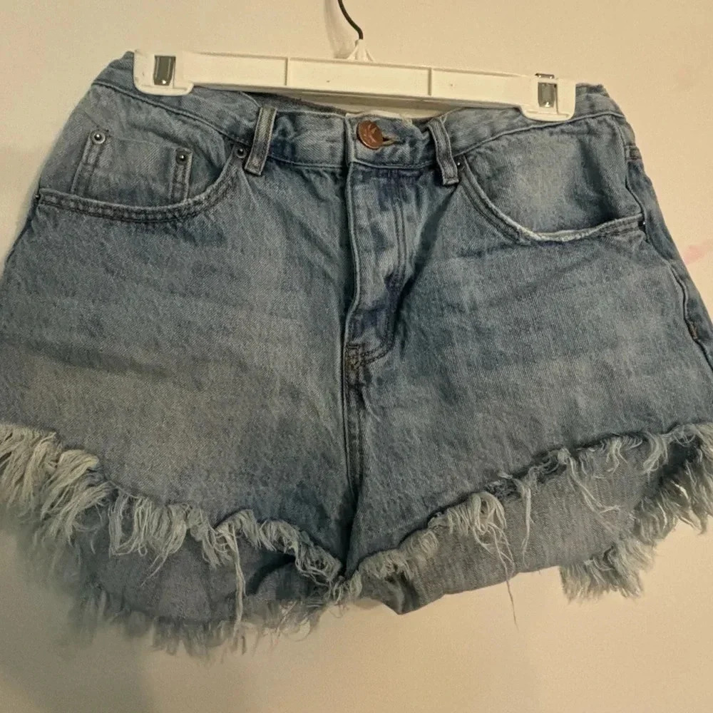 One Teaspoons‎ Womens 28 Denim Shorts Frayed Hem Copper Button Fly 2"Inseam